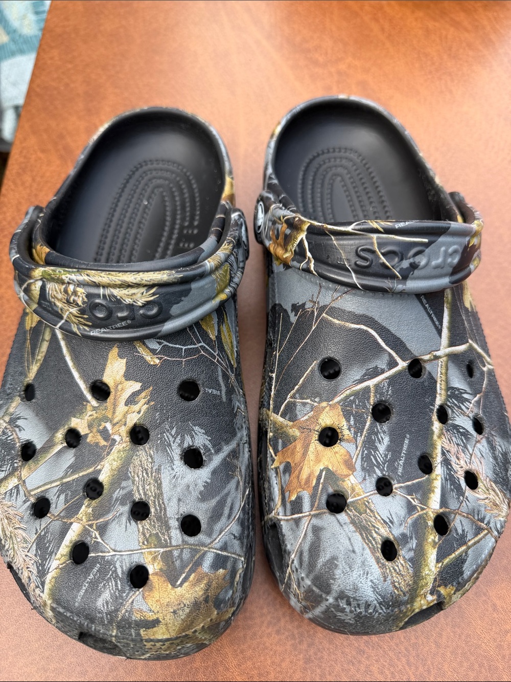 Crocs Adult Clog Shoes in Black Camo Print Mens Sz. 7 - Womens Sz. 9